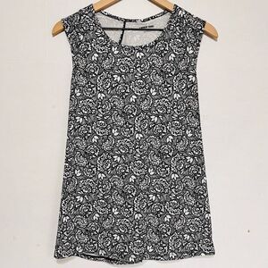 Lands End Black And White Floral Tank   Sz M